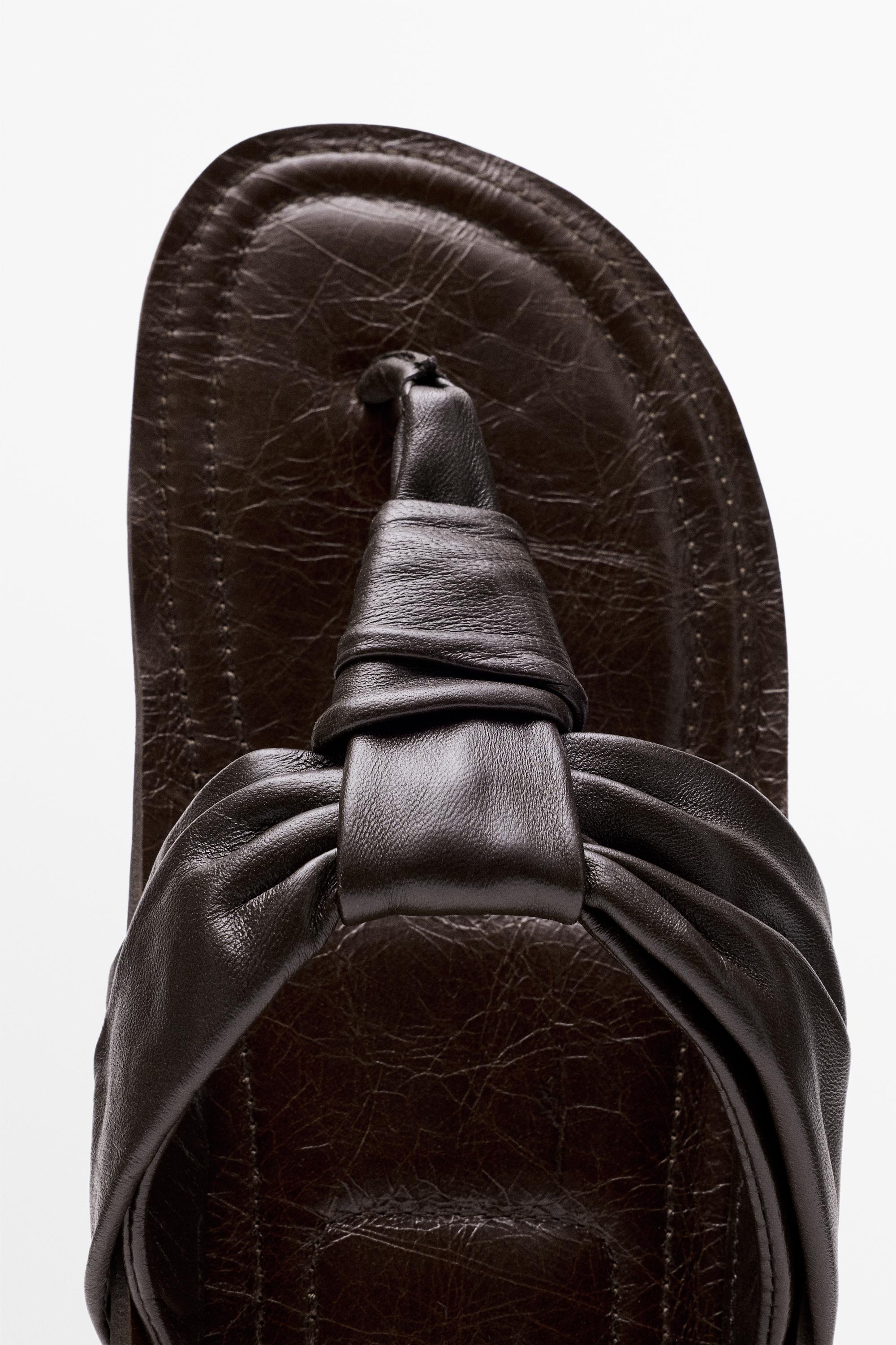 Gathered leather sandals with knot